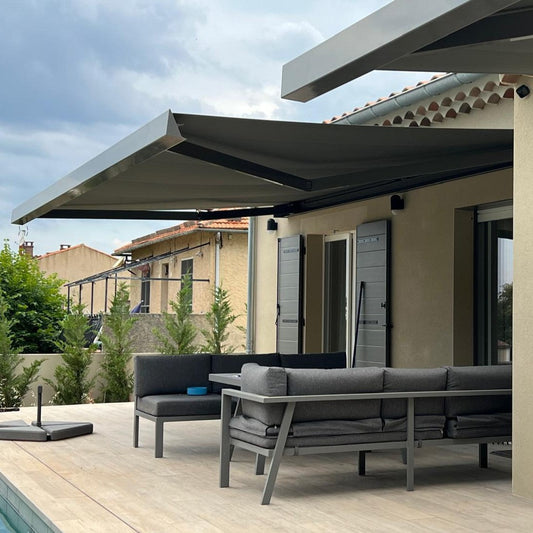 Résistance d’un store terrasse face aux intempéries : est-il conçu pour le vent et la pluie ?