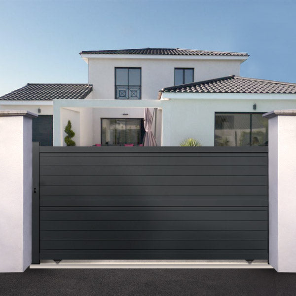 Portail aluminium coulissant semi-modern - Pegasus