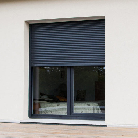 Volets roulants solaires ou électriques : quel choix pour votre maison ?